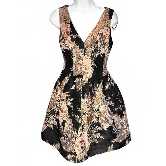 Vince Camuto Dresses & Skirts - Vince Camuto metallic jacquard fit-and-flare dress, Size 2
